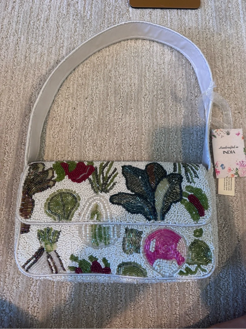 NWT~ Viral Beaded Floral Embroidered Shoulder Bag in White and Green - Picture 5 of 7